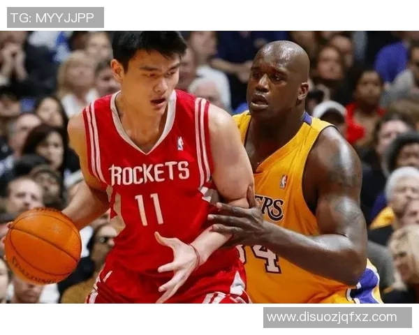 姚明身高与近视的矛盾如何影响他的篮球生涯与公众形象 姚明身高与近视的矛盾如何影响他的篮球生涯与公众形象