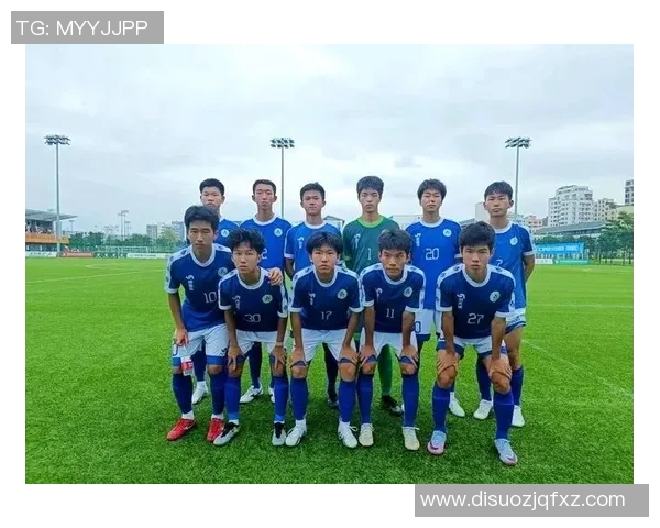 足球场上的璀璨星光:探寻那些让人心跳加速的足球明星背后的故事与荣耀 足球场上的璀璨星光:探寻那些让人心跳加速的足球明星背后的故事与荣耀