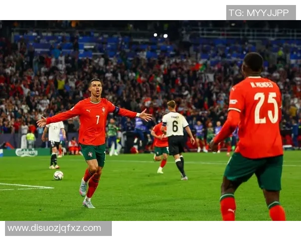 全国足球明星汇聚一堂展现风采与荣耀的盛会 全国足球明星汇聚一堂展现风采与荣耀的盛会