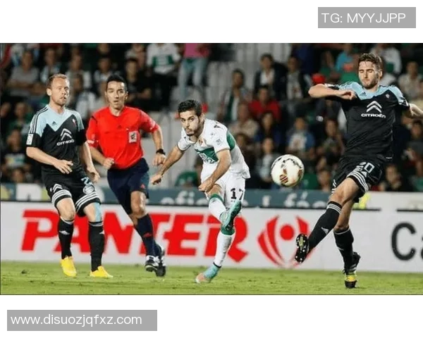 东京足球队与帕斯光荣的激烈对决展现了亚洲足球的魅力与竞争力 东京足球队与帕斯光荣的激烈对决展现了亚洲足球的魅力与竞争力